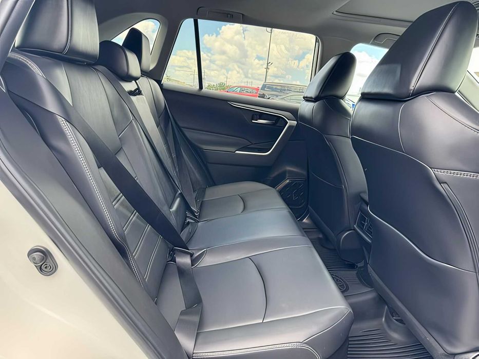 Toyota RAV4      2022