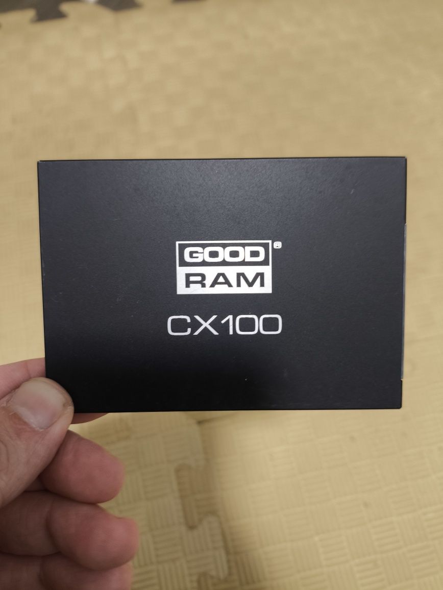SSD диск на 120 GB