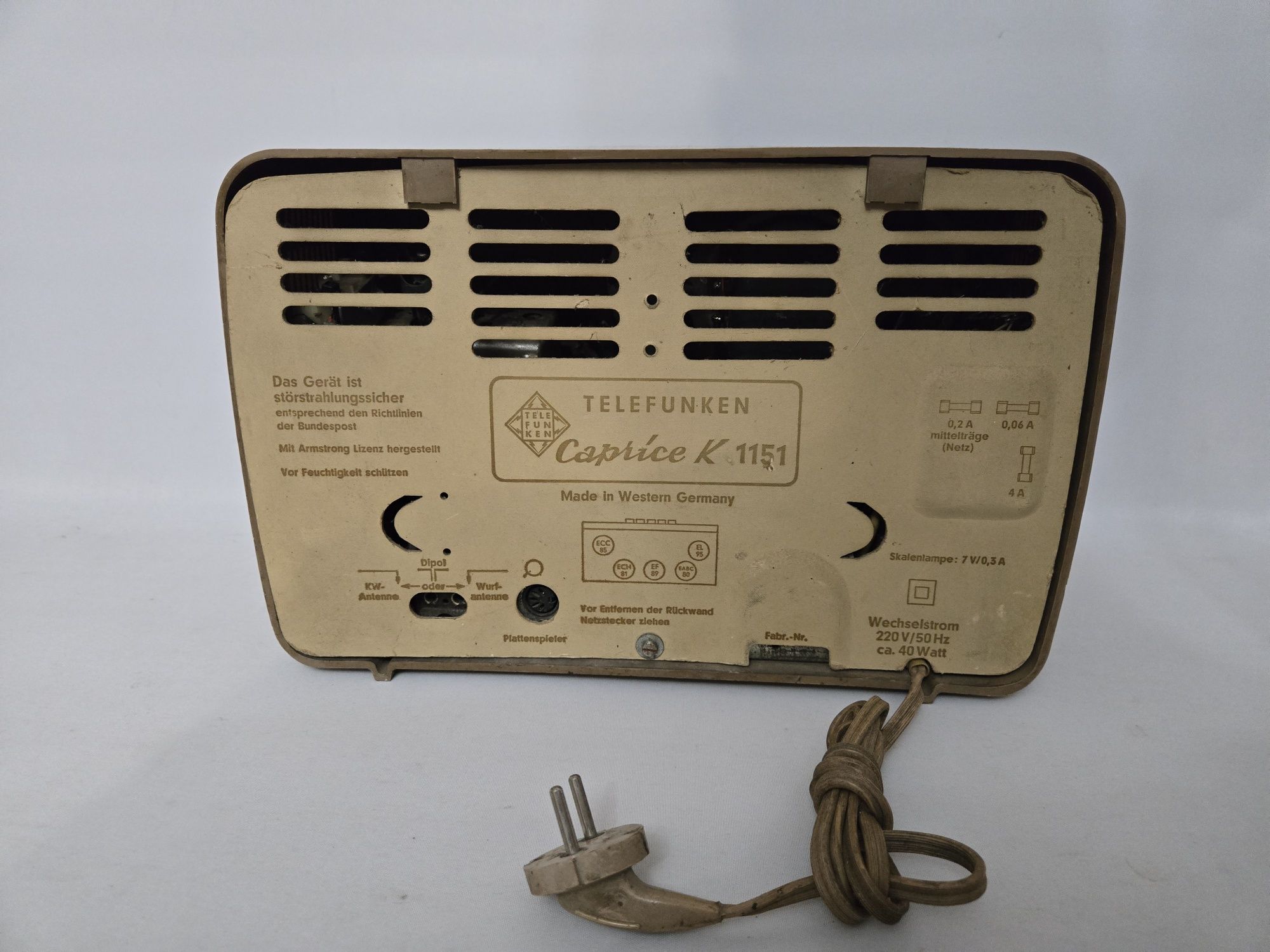 Rádio antigo reparado Telefunken