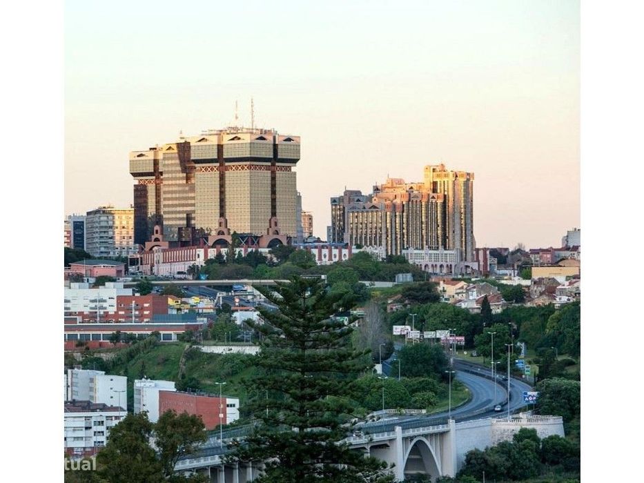 Prédio para venda - Campolide / Amoreiras