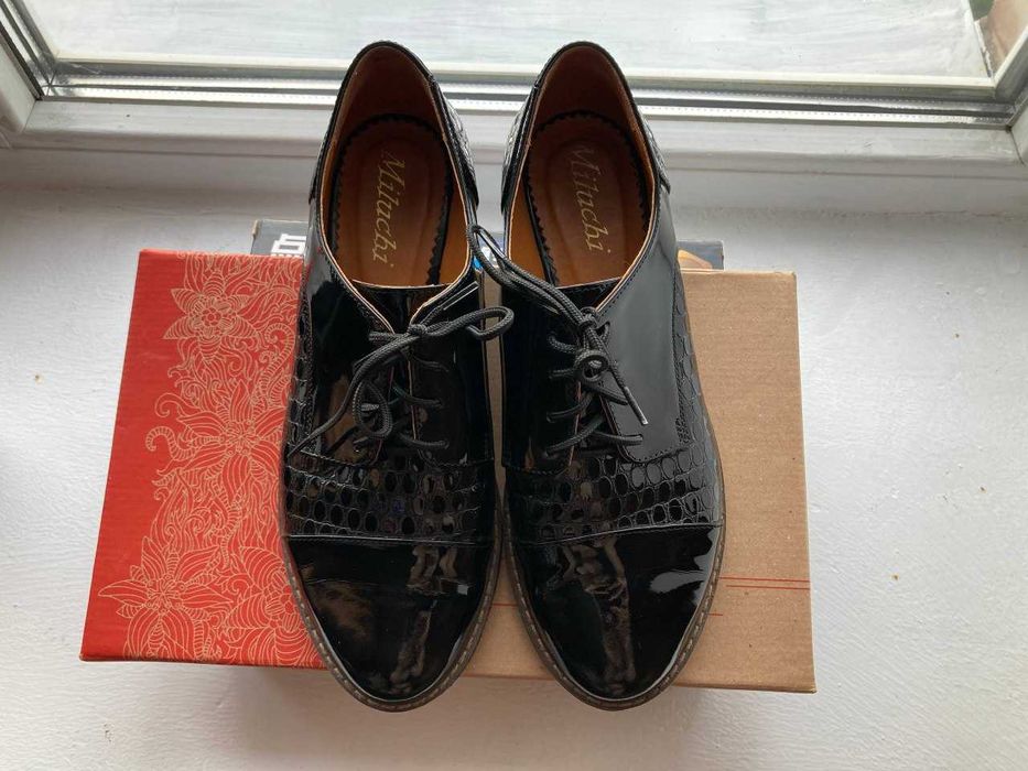 Туфлі нові,38р.,чорні, лакована шкіра (Мілуччі,Бровари)