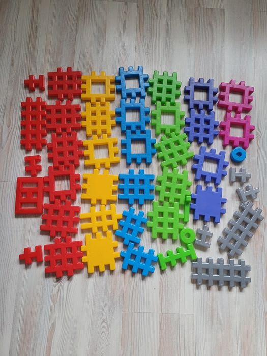 Klocki  MEGA BLOKSw opakowaniu makarony