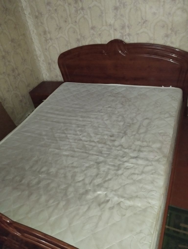 Продам ліжко двоспальне 1,6*2