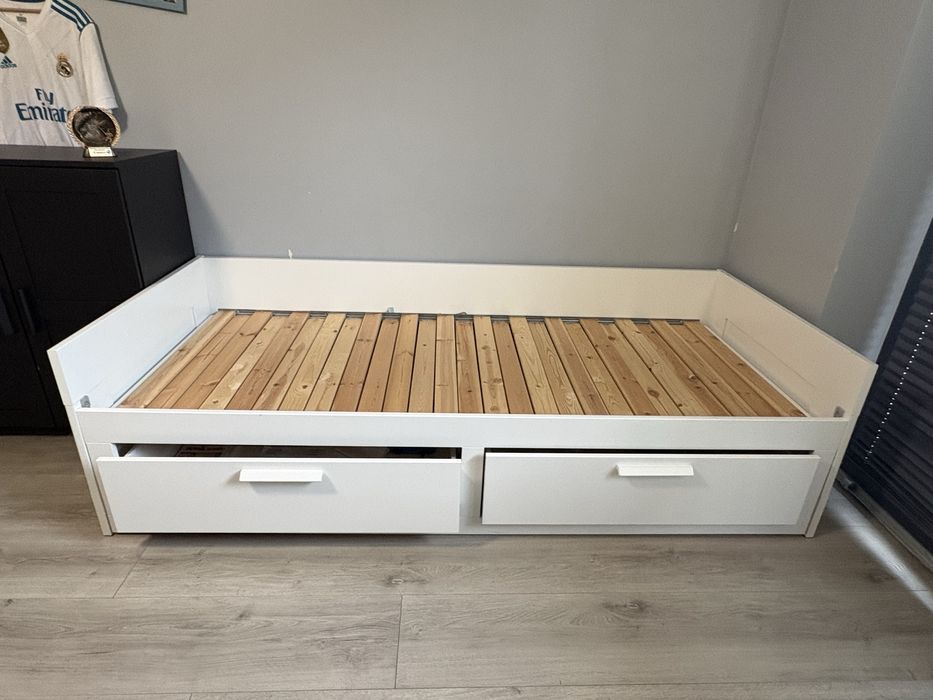 Łóżko Brimnes Ikea podwójne z materacem
