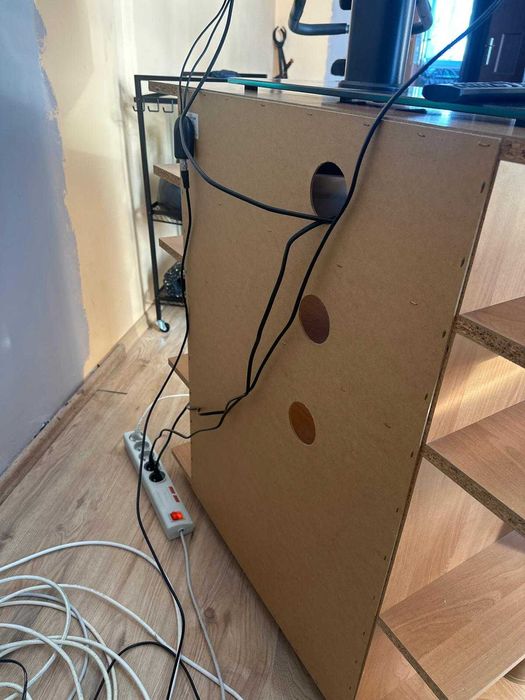 Szafka pod TV przeszklona