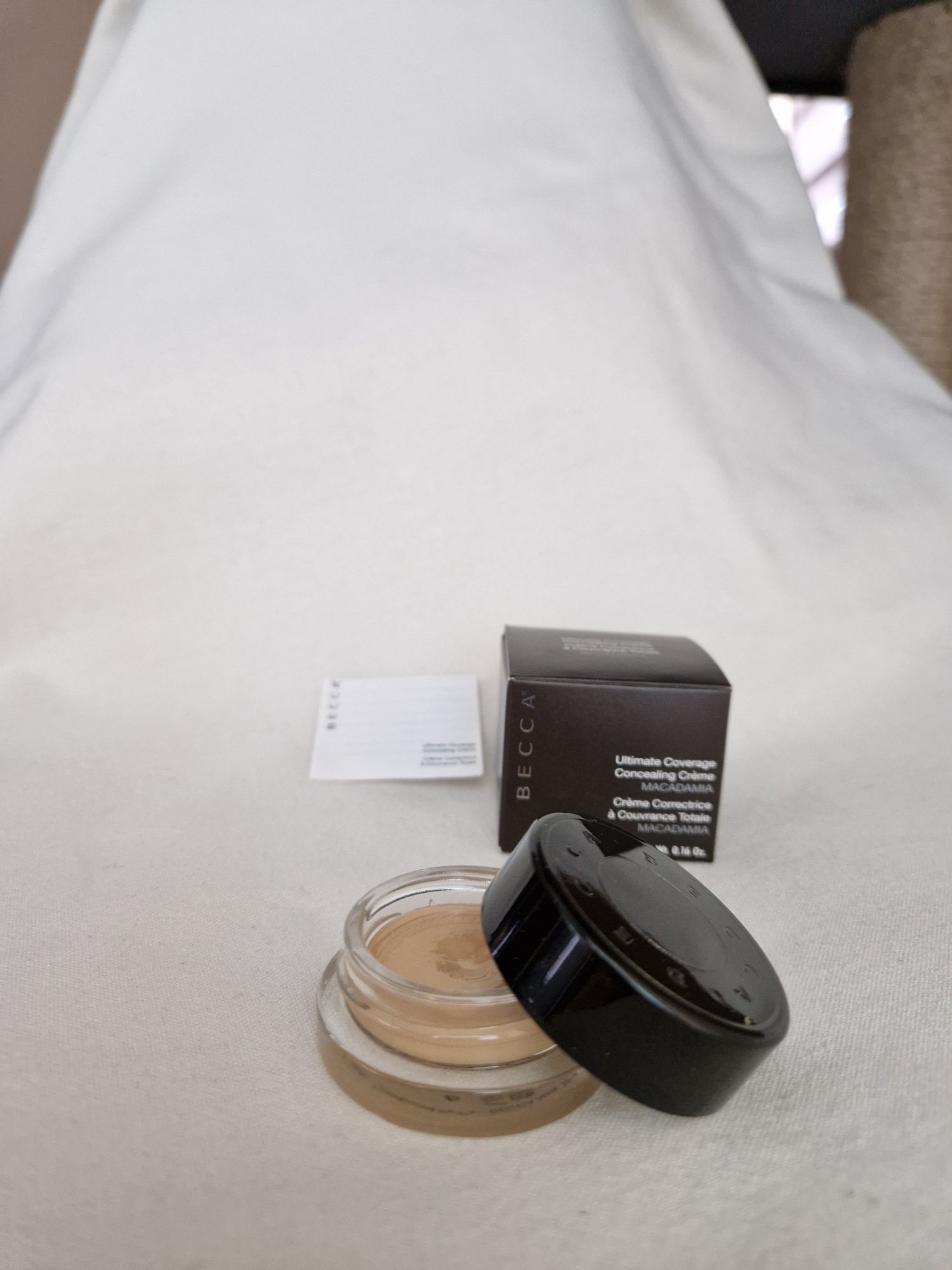 Becca ultimate coverage korektor MACADAMIA