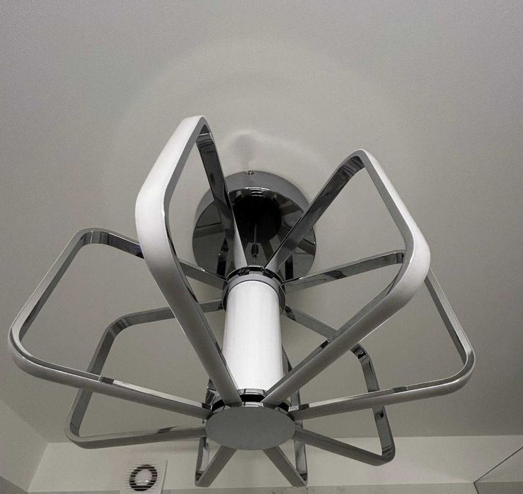 lampa łazienkowa wisząca