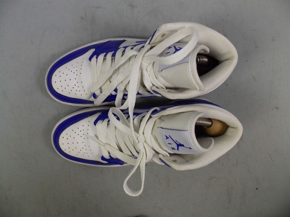 Air Jordan 1 Mid Kentucky Blue