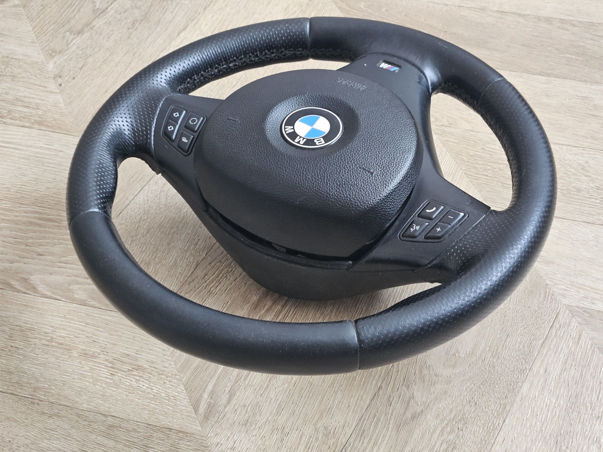Kierownica BMW e90 e91 e92 e93 e87 M pakiet poduszka perforowana