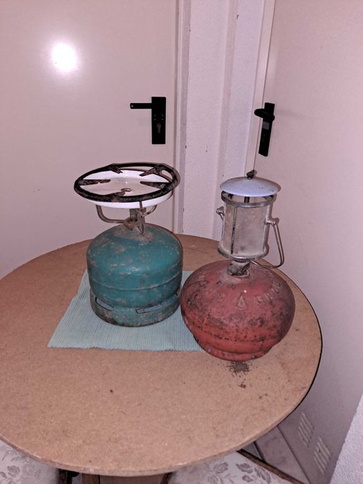 Pequenos moveis   de madeira