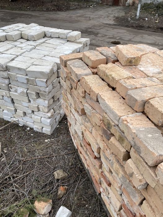 Кирпичь б/у красный плиты перекрытия,дорожные