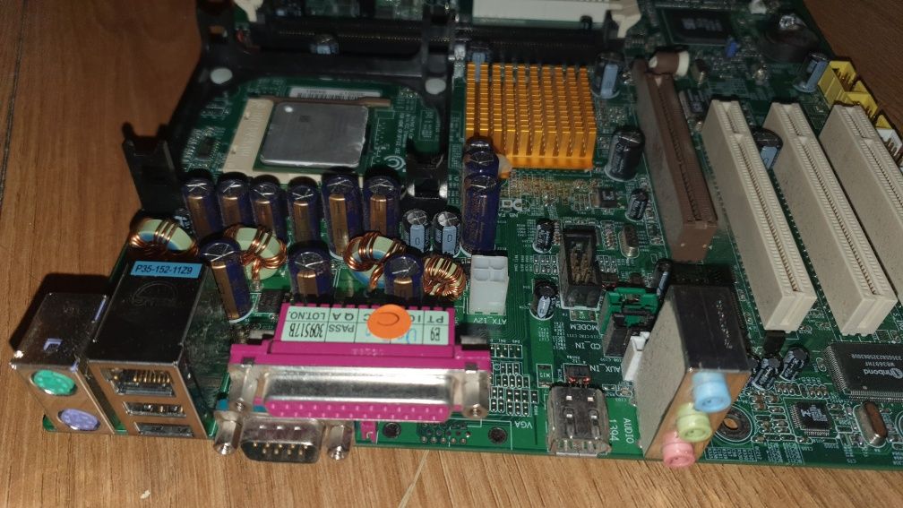 GIGABYTE GA-8simlnf PGA478 DDR PCI AGP + Celeron 2.8ghz