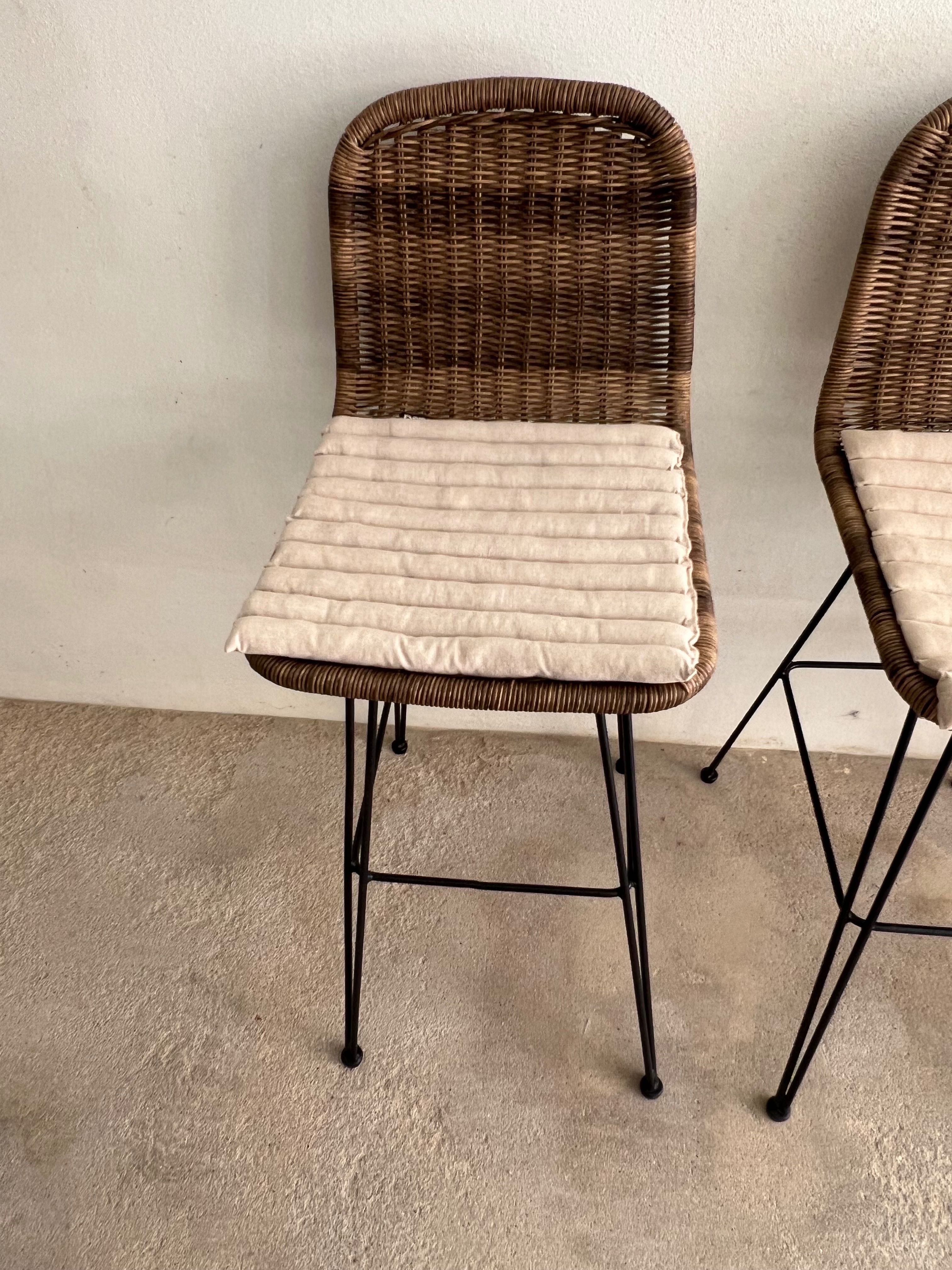 Conjunto de 4 Banquetas Altas em Vime e Ferro