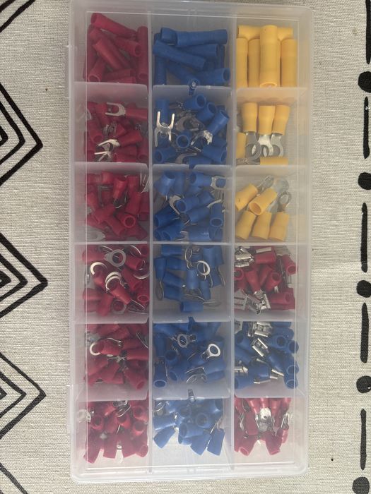 Conjunto de 300 terminais isolados