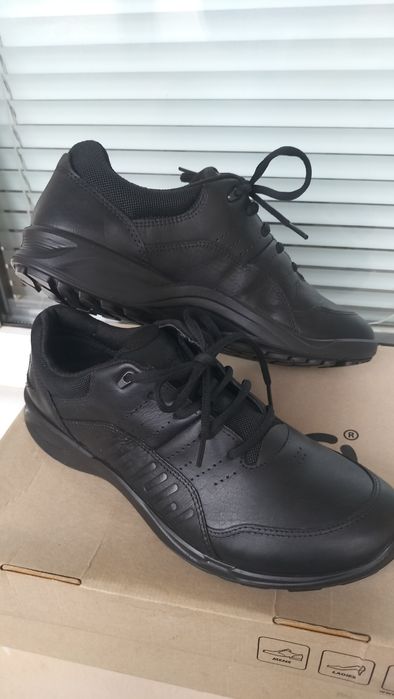 Кросівки ессо Шкіряні