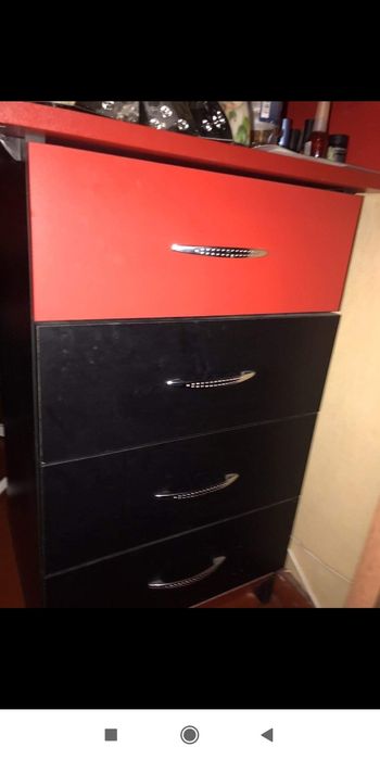 Перукарські та манюкірні меблі