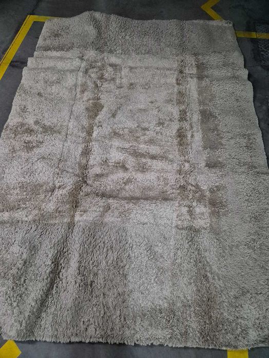 Tapete pelo médio taupe