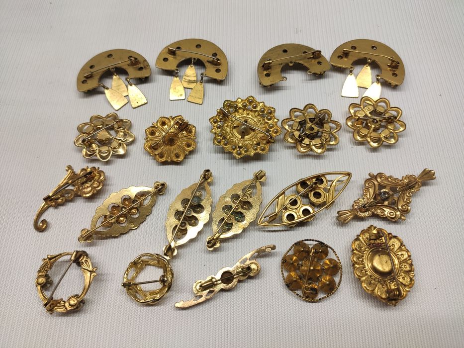 Брошки разные советские позолота 20шт.
