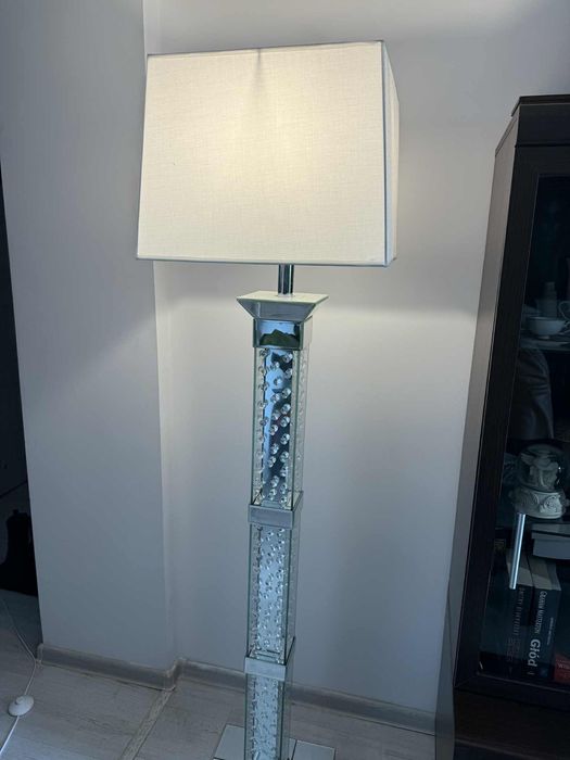 Lampa z kryształami stojąca szklana