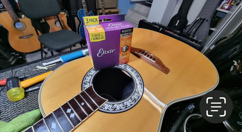 Guitarra electroacustica Celebrity, Ovation. Com setup completo.