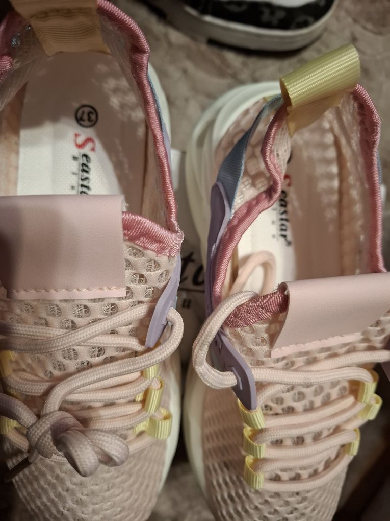 Przewiewne buty sportowe na lato rozm 37