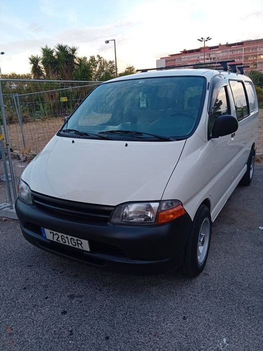 Toyota hiace 2500
