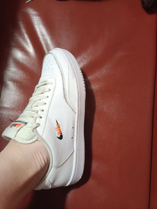 Женские кроссовки Nike кожа р38