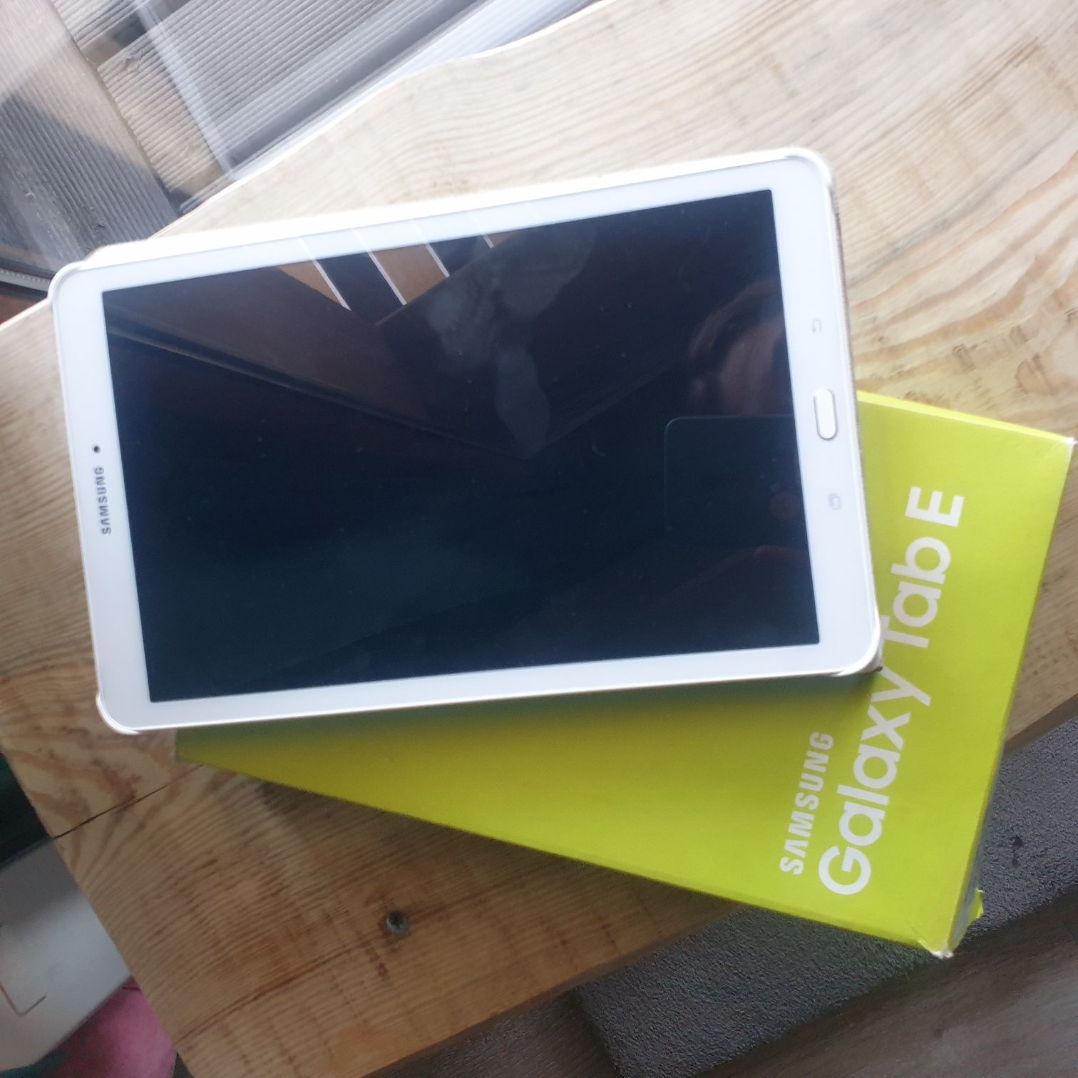 Samsung Tablet GALAXY Tab E 9.6 3G 8GB BIAŁY