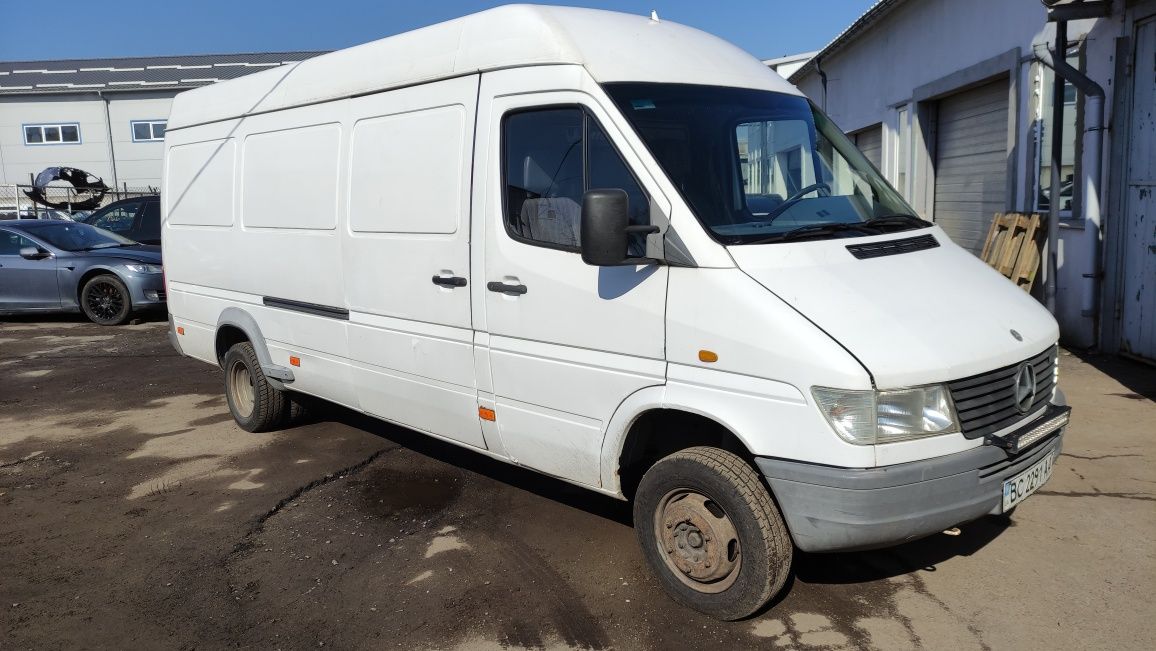 Mercedes Sprinter 412