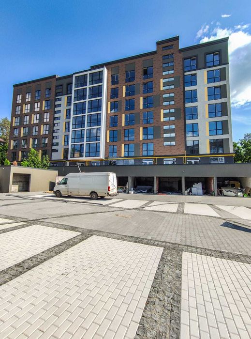 Купуй  Приміщення під бізнес в житловому комплексі GL CLUB 69,5м2.