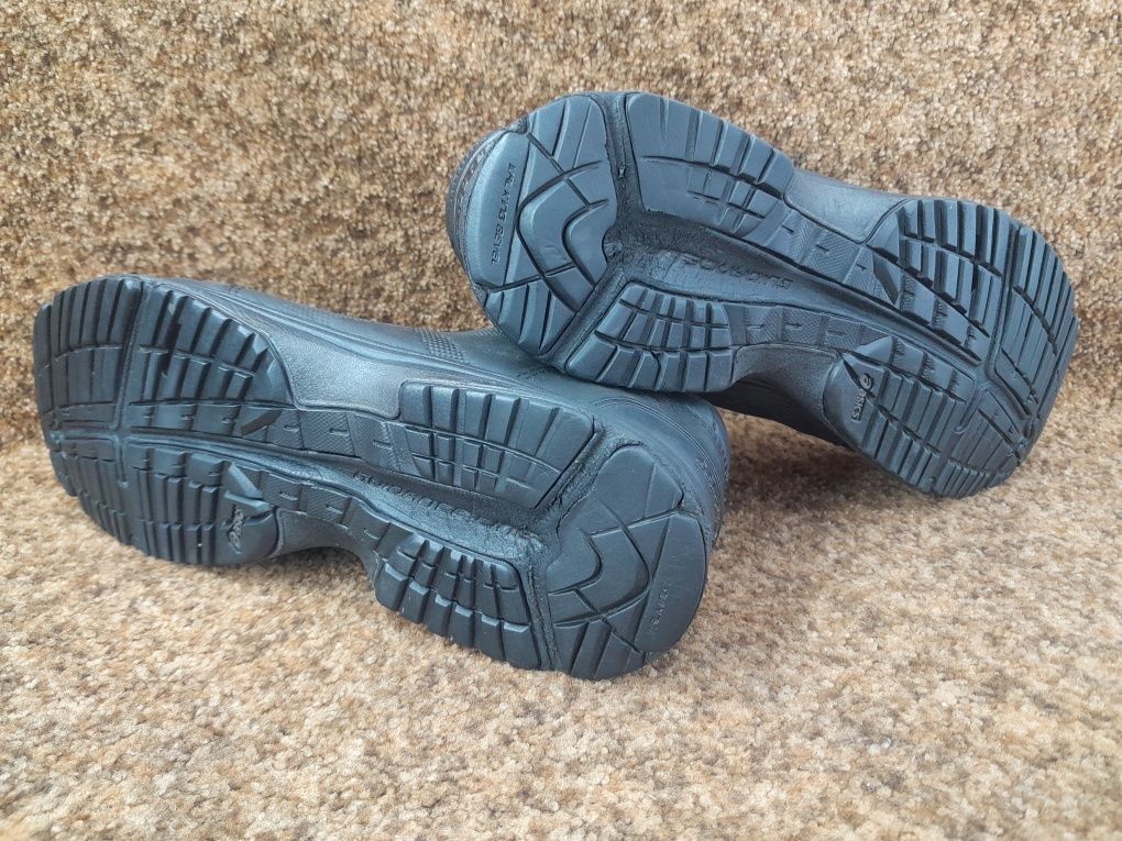 Кросівки оригінал Asics 44,45 розмір.