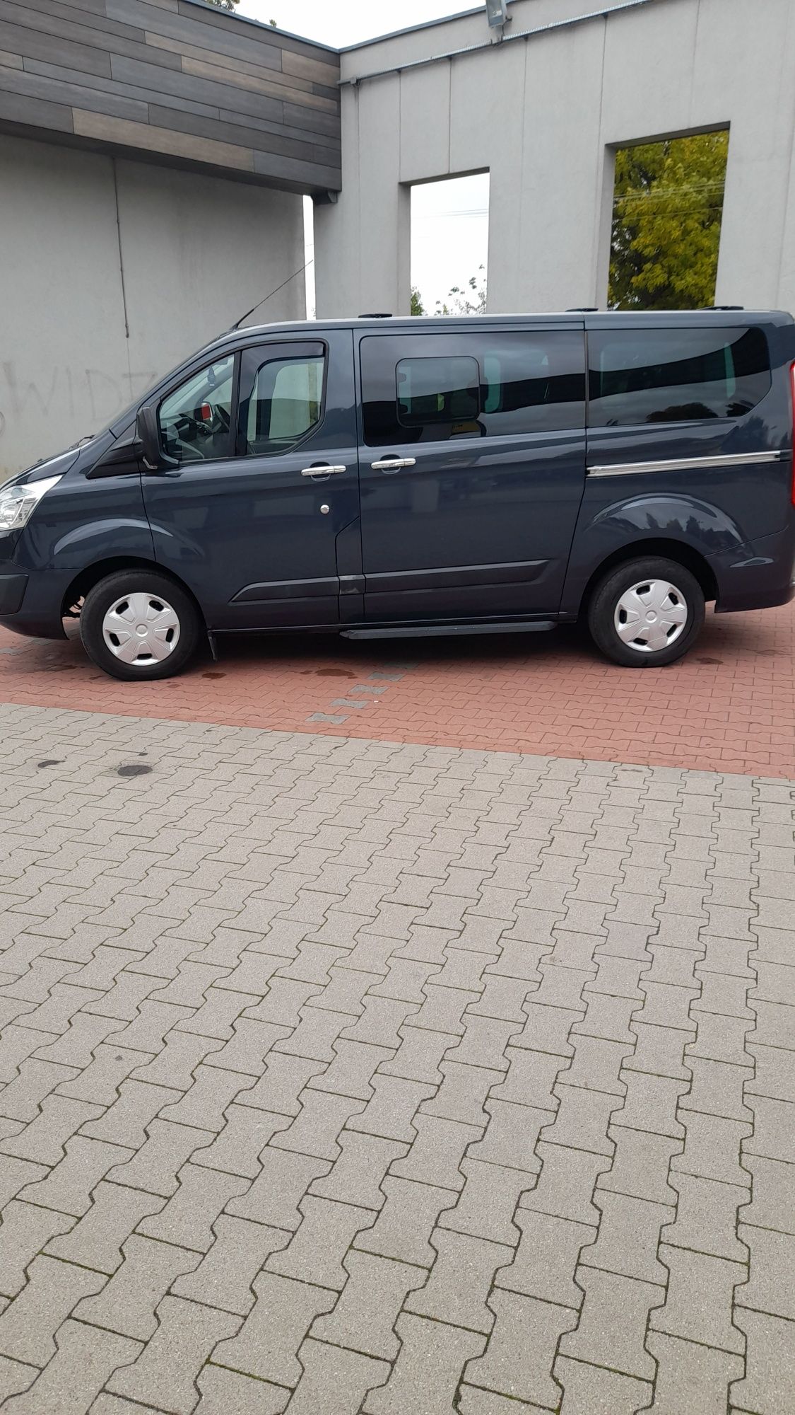 Ford Tourneo Custom 2.2 disel 9 miejsc.