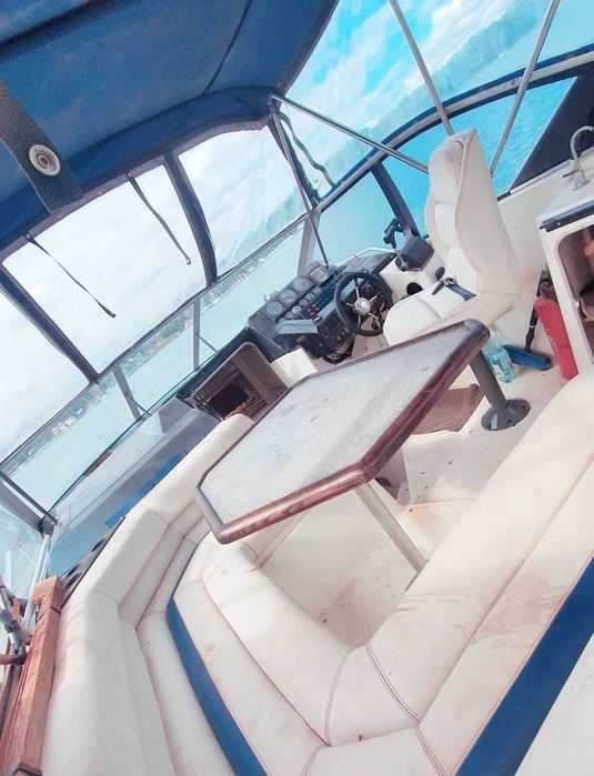 Motorowka Bayliner 2955 Avanti lodz motorowa silnik Diesel Mercruiser