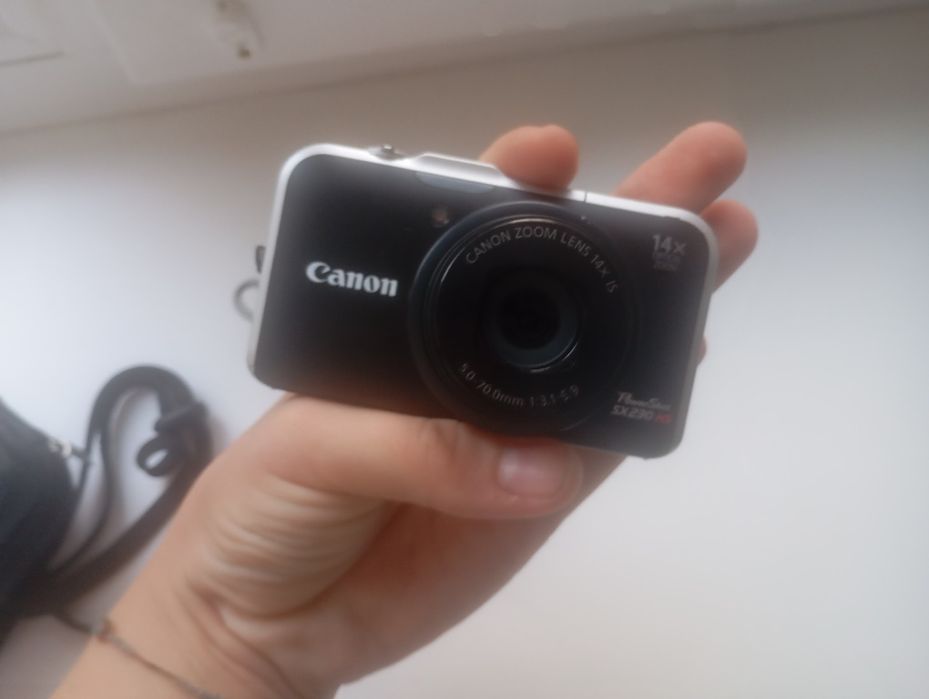 Фотоапарат Canon PowerShot SX230 HS: