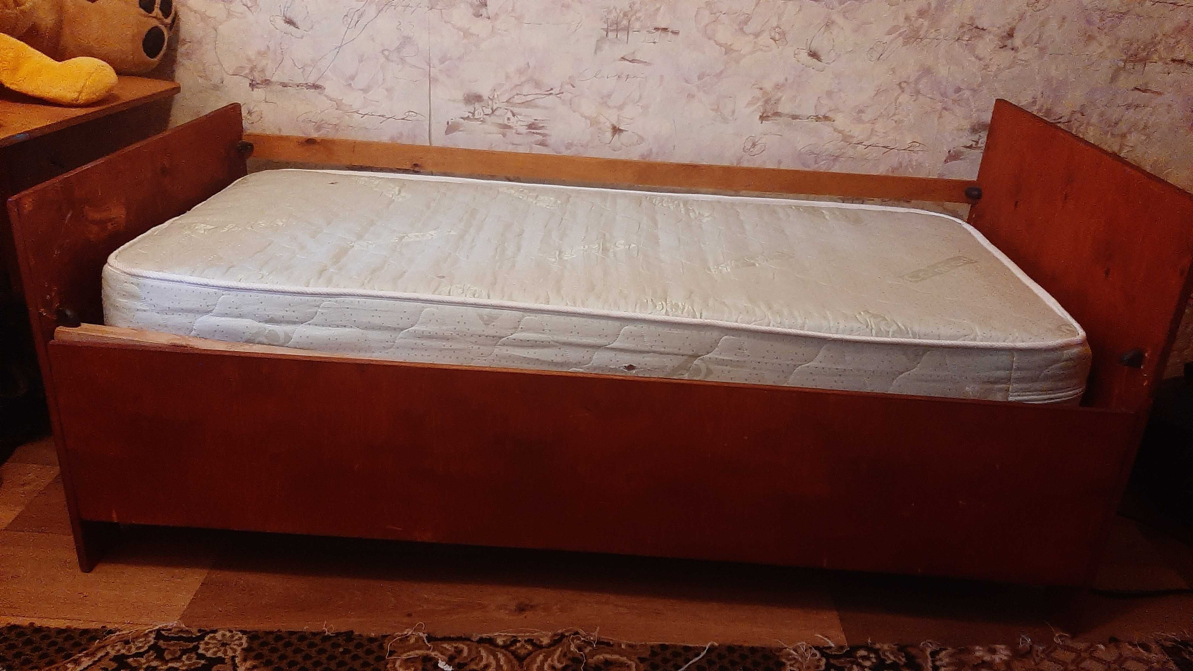 Продам ліжко дитяче односпальне  з матрасом
