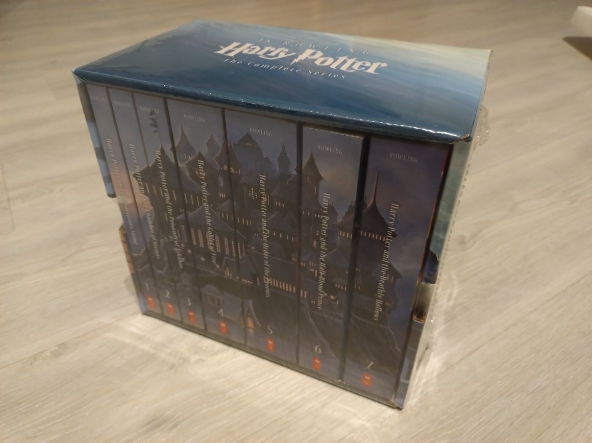 NOWE Harry Potter książki (ang) special edition Hogwart w folii