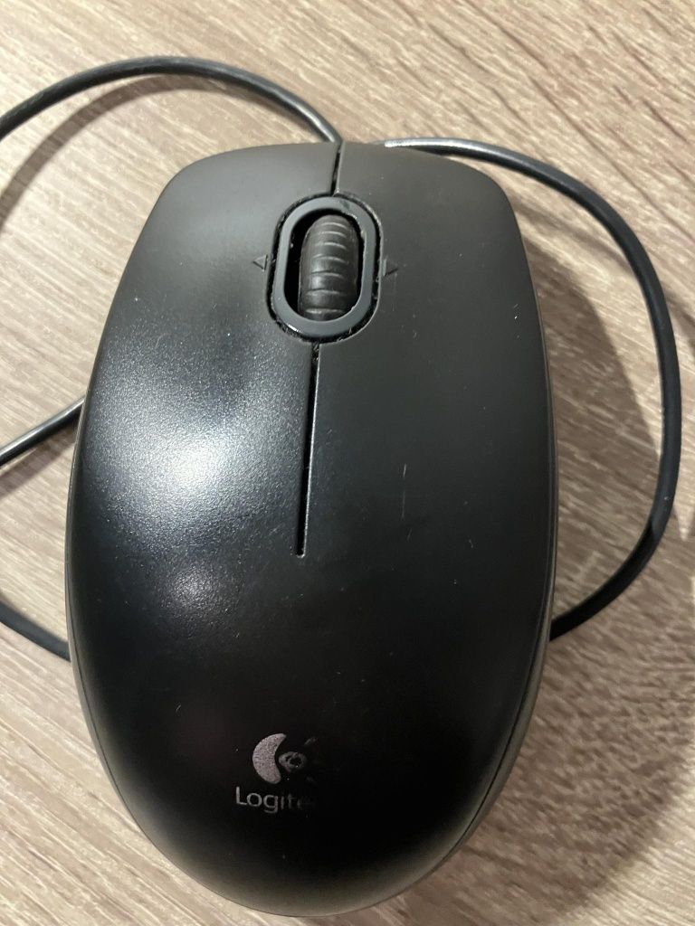 Myszka Logitech czarna