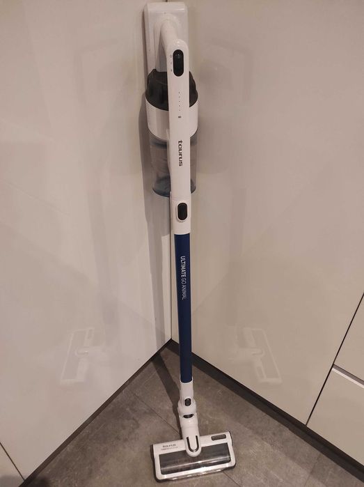 Aspirador vertical, sem fios Taurus