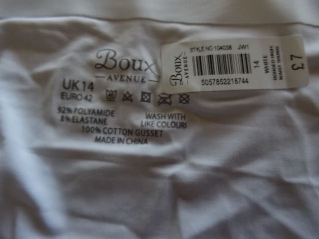 Boux Avenue stringi laserowo cięte białe 42
