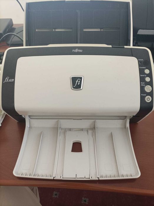 Digitalizador Fujitsu modelo fi-6130
