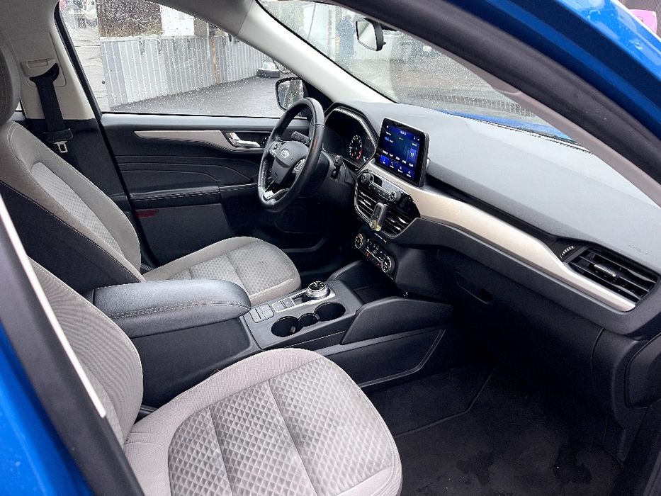 Продам Ford Escape 2021