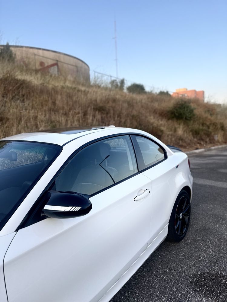 BMW Série 1 120d Coupé Pack M - Teto de Abrir - Símbolo 50 Anos BMW