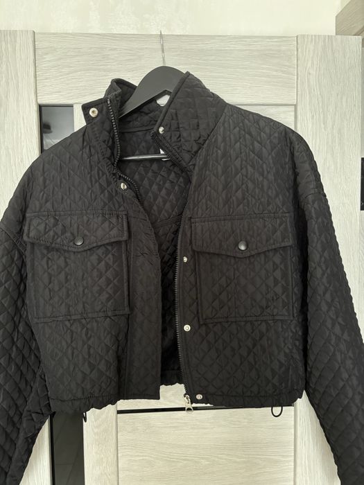 Куртка Bershka коротка бомбер