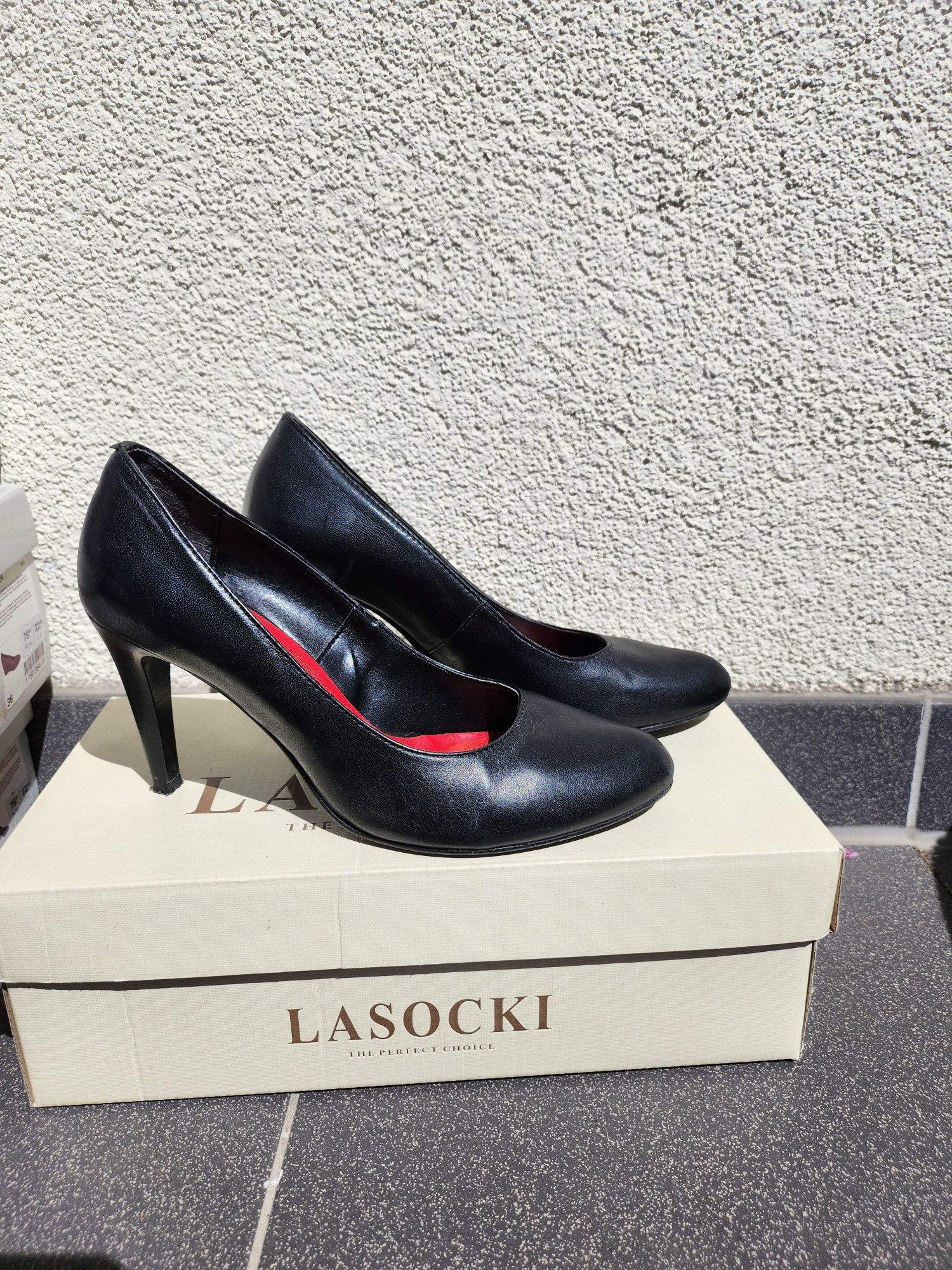 Buty na obcasie Lasocki