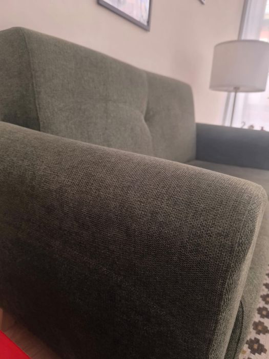 Sofá 2 lugares verde — como novo!