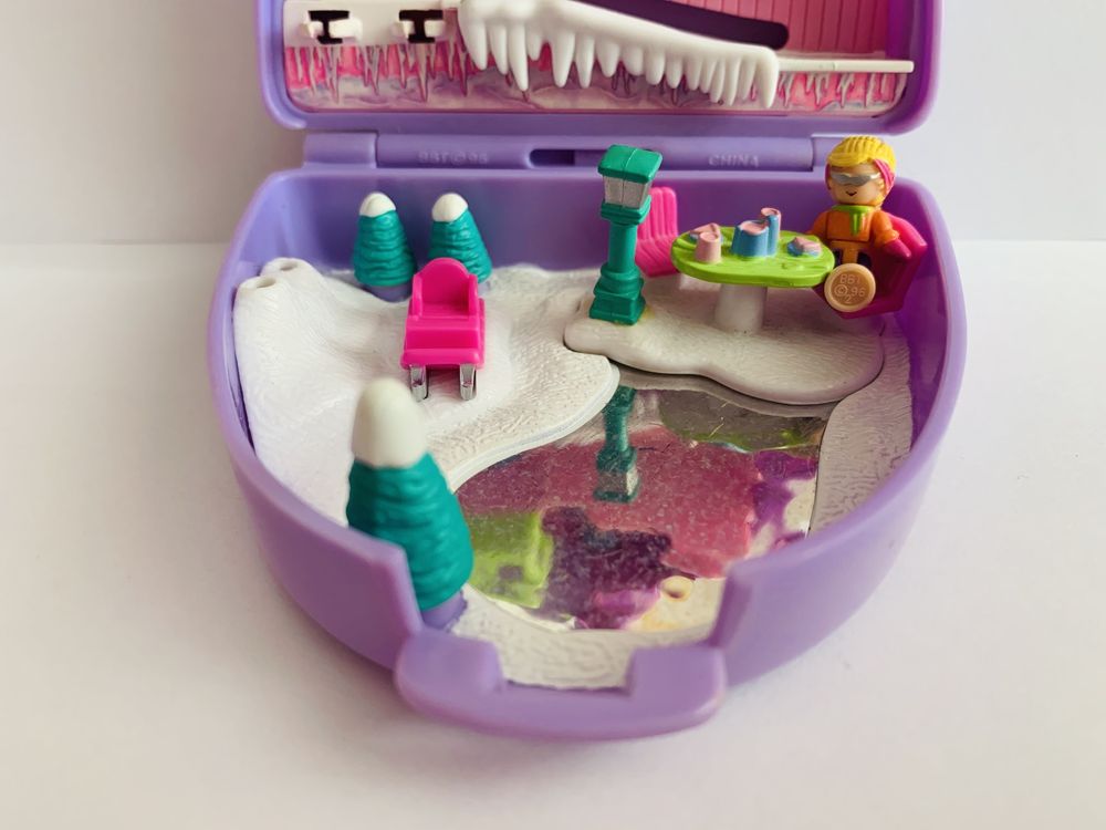 Polly Pocket Bluebird Snow Mountain - Vacation Fun