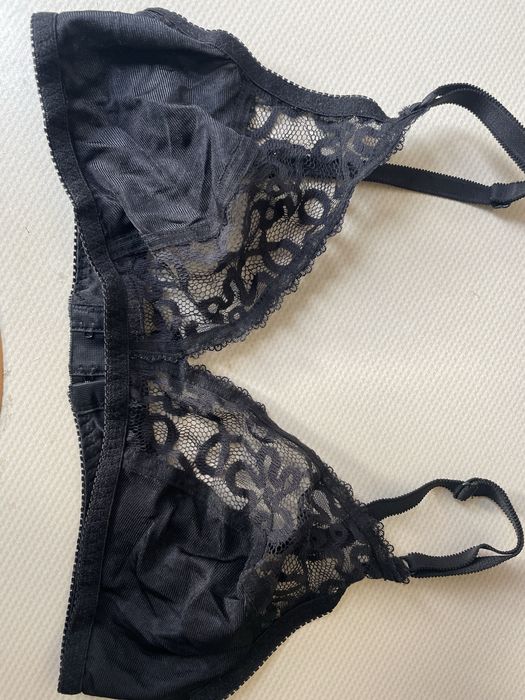 Бюст, купальник, білизна