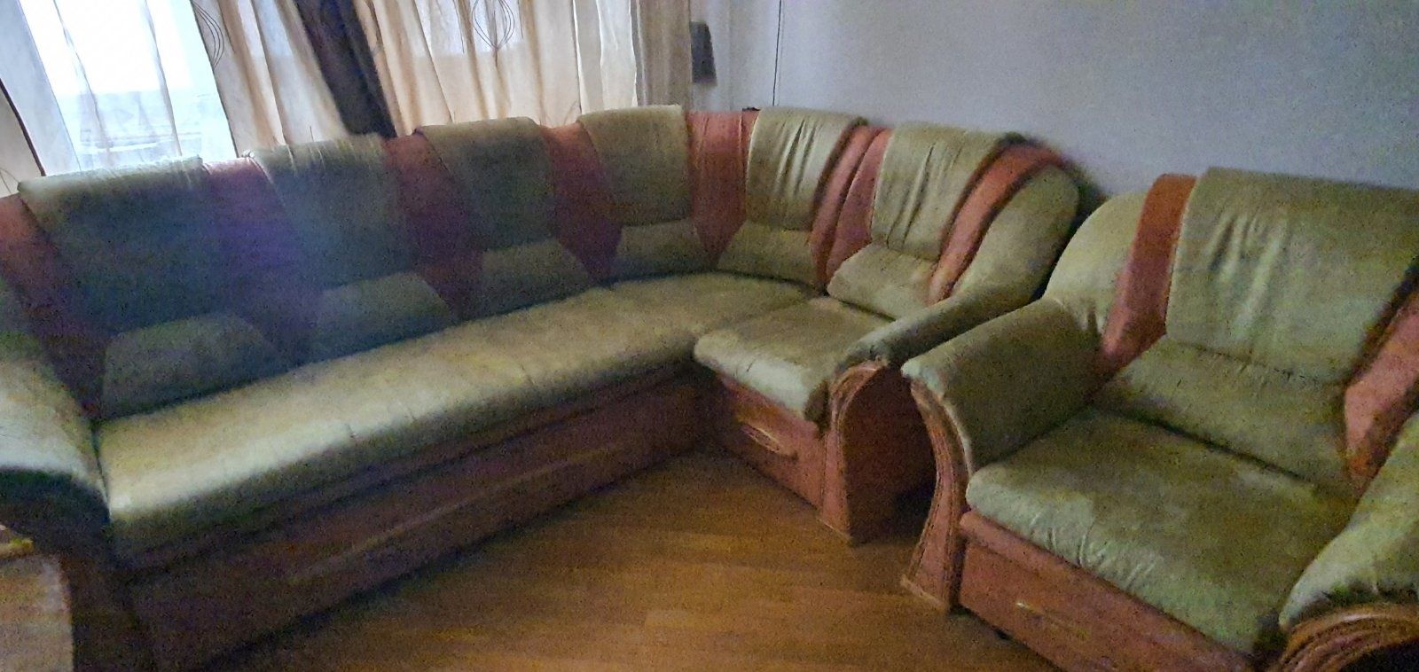 Кутовий диван та крісло розкладне б/в