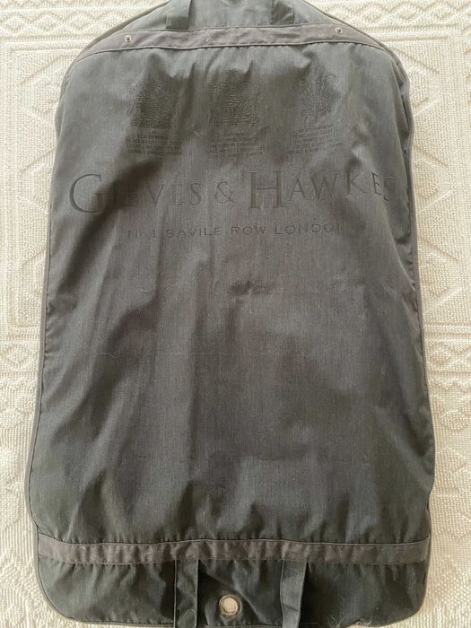 Smoking Gieves & Hawkes em mohair preto (30%) e lã (70%)