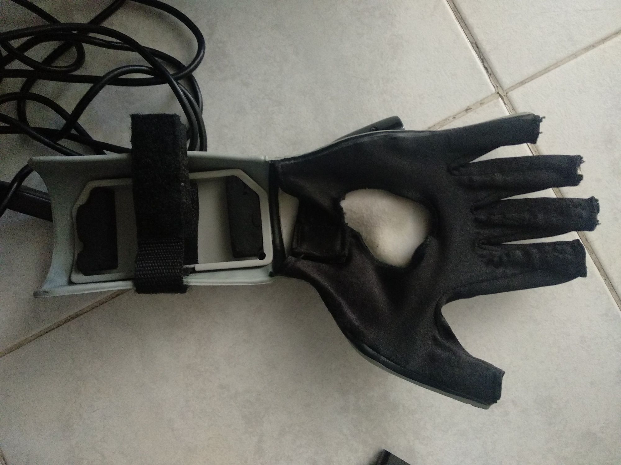 Nintendo Powerglove! Em bom estado, a funcionar!